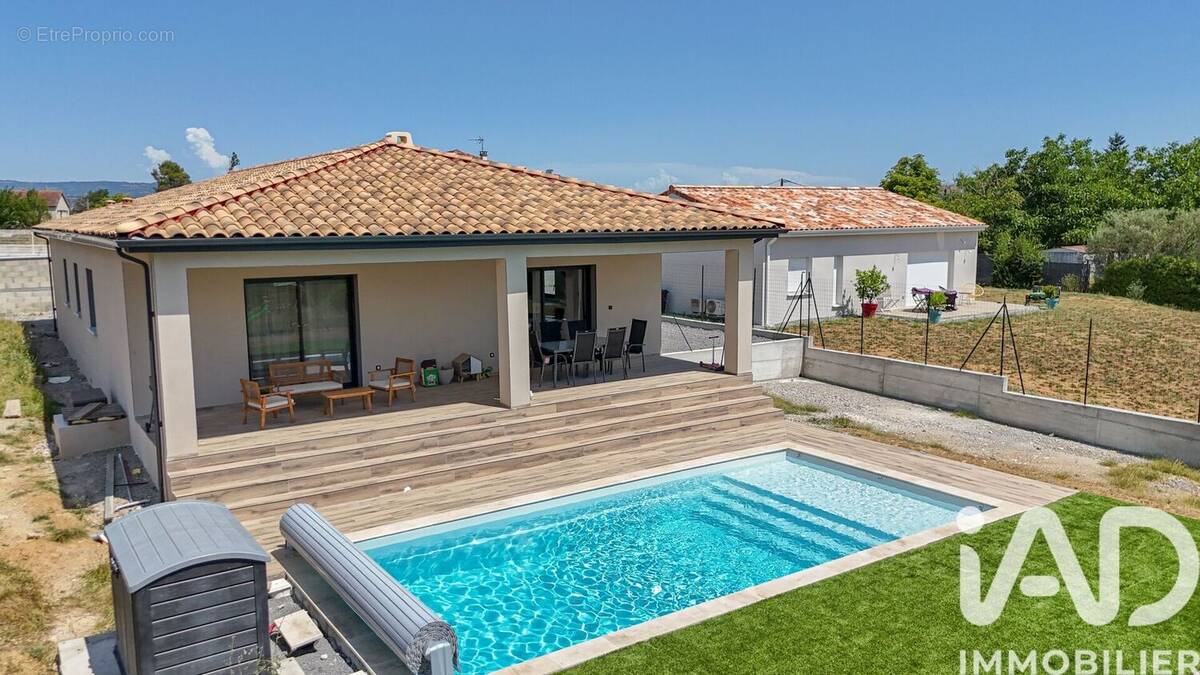 Photo 1 - Maison à SAINT-ETIENNE-DE-FONTBELLON