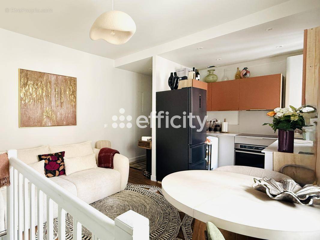 Appartement à PARIS-14E