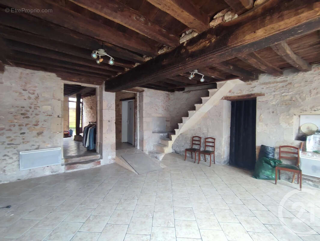 Maison à DONZY