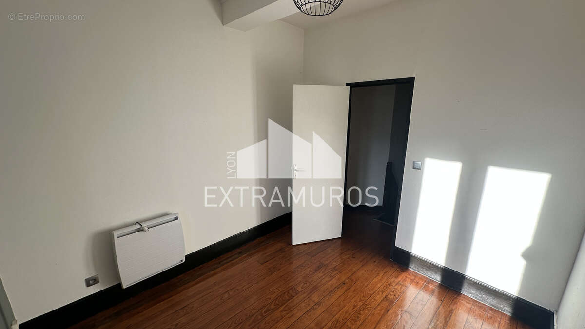 Appartement à L'ARBRESLE