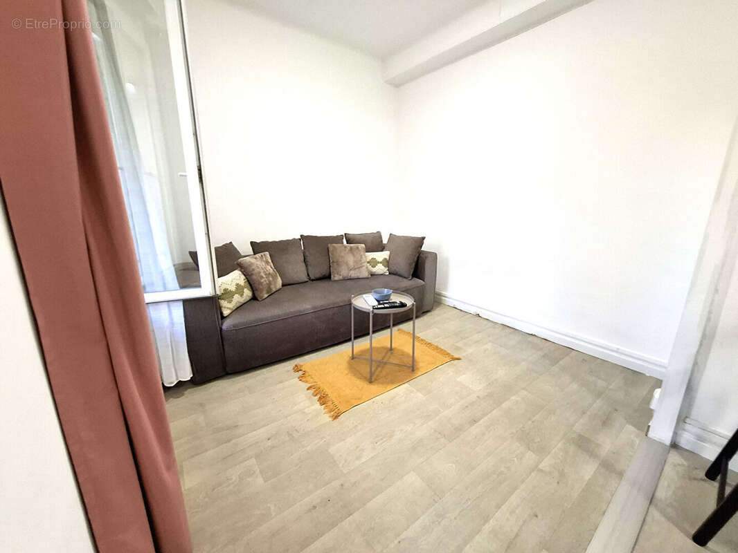Appartement à MARSEILLE-5E