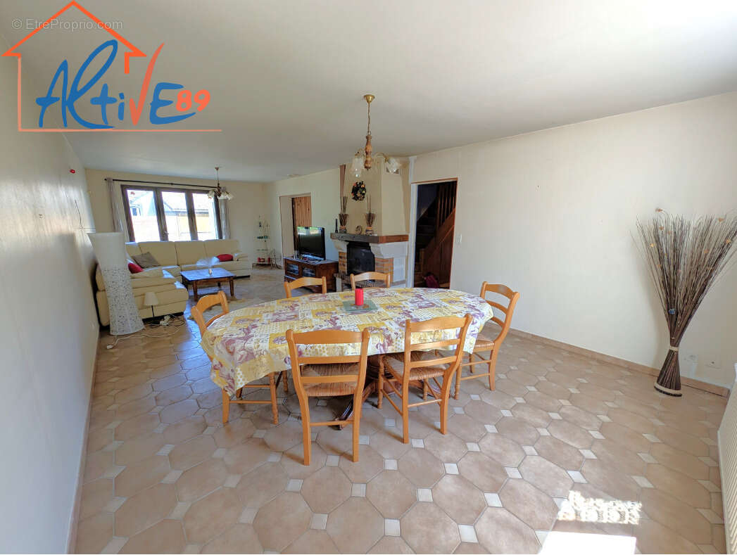 Merry-La-Vallée entre Toucy et Aillant-Sur-Tholon, maison de 195m2 habitable avec sous-sol sur jardin de 1360m - photo 4