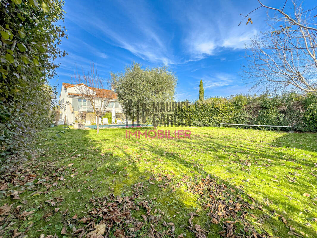 Maison à L&#039;ISLE-SUR-LA-SORGUE