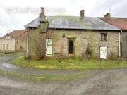 Maison à MOUTIER-MALCARD