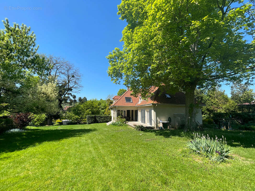 Maison à JOUY-AUX-ARCHES