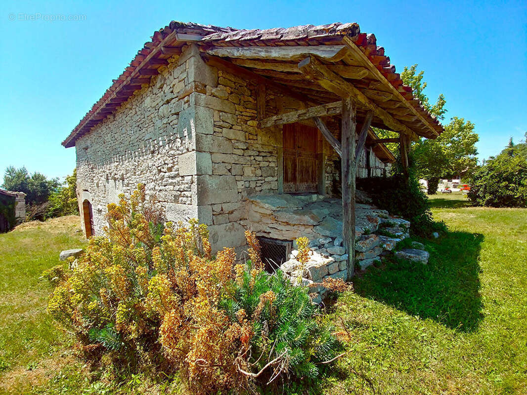 Belle grange à restaurer Saint Antonin Noble Val 120 m2 - photo 3