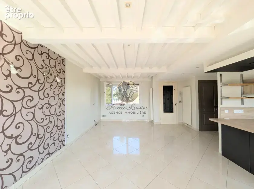 Lentilly   maison à fort potentiel à rénover   140,55 m2 habitables   terrain de 1 200 m2   piscine - photo 4
