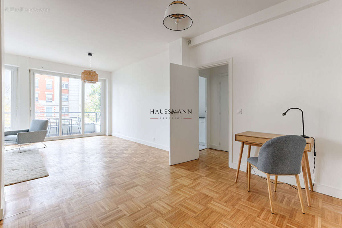 Appartement à NEUILLY-SUR-SEINE