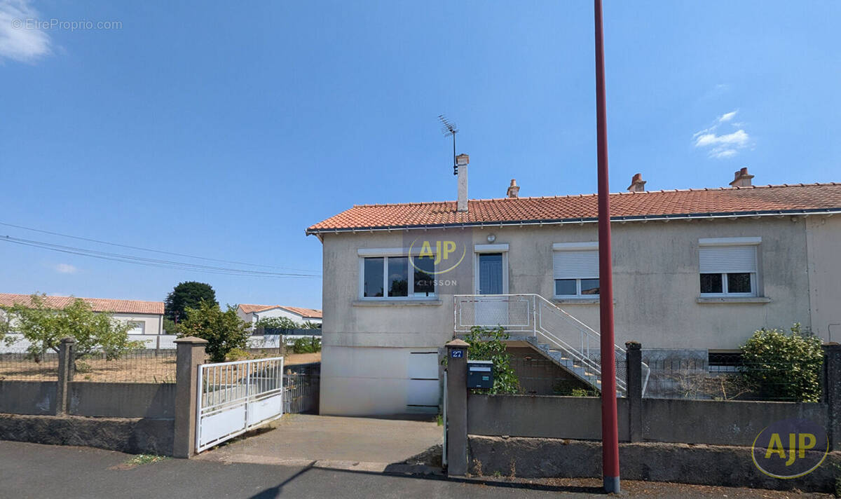 Maison à BOUSSAY