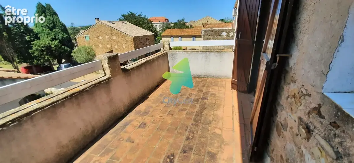 Maison a renover avec remises et cour, terrasses - photo 6