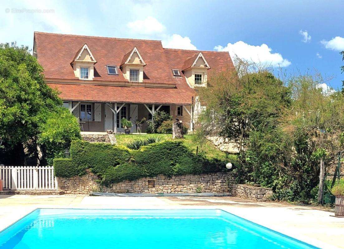 Maison à LISSAC-ET-MOURET