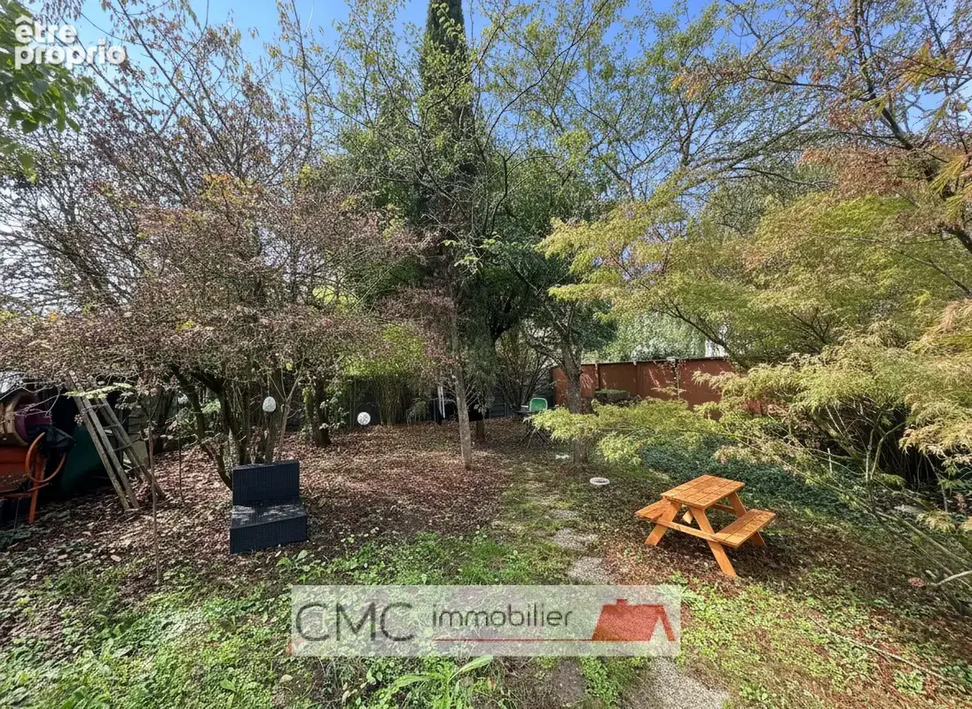 Luce-luisant   une maison lumineuse aux beaux volumes, avec jardin et grands espaces annexes ! - photo 14