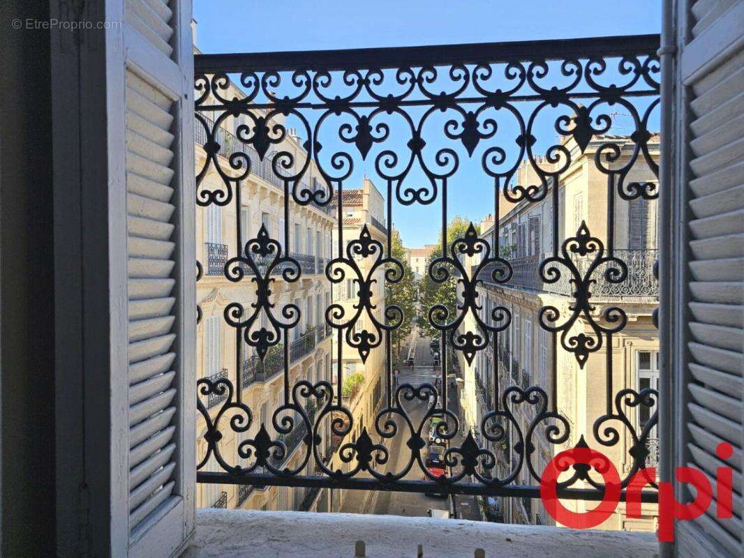 Appartement à MARSEILLE-1E