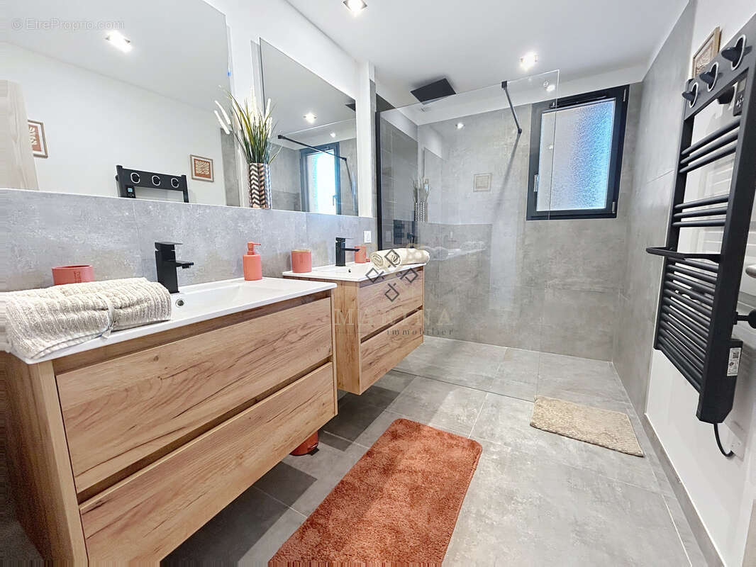 Maison à PORTO-VECCHIO