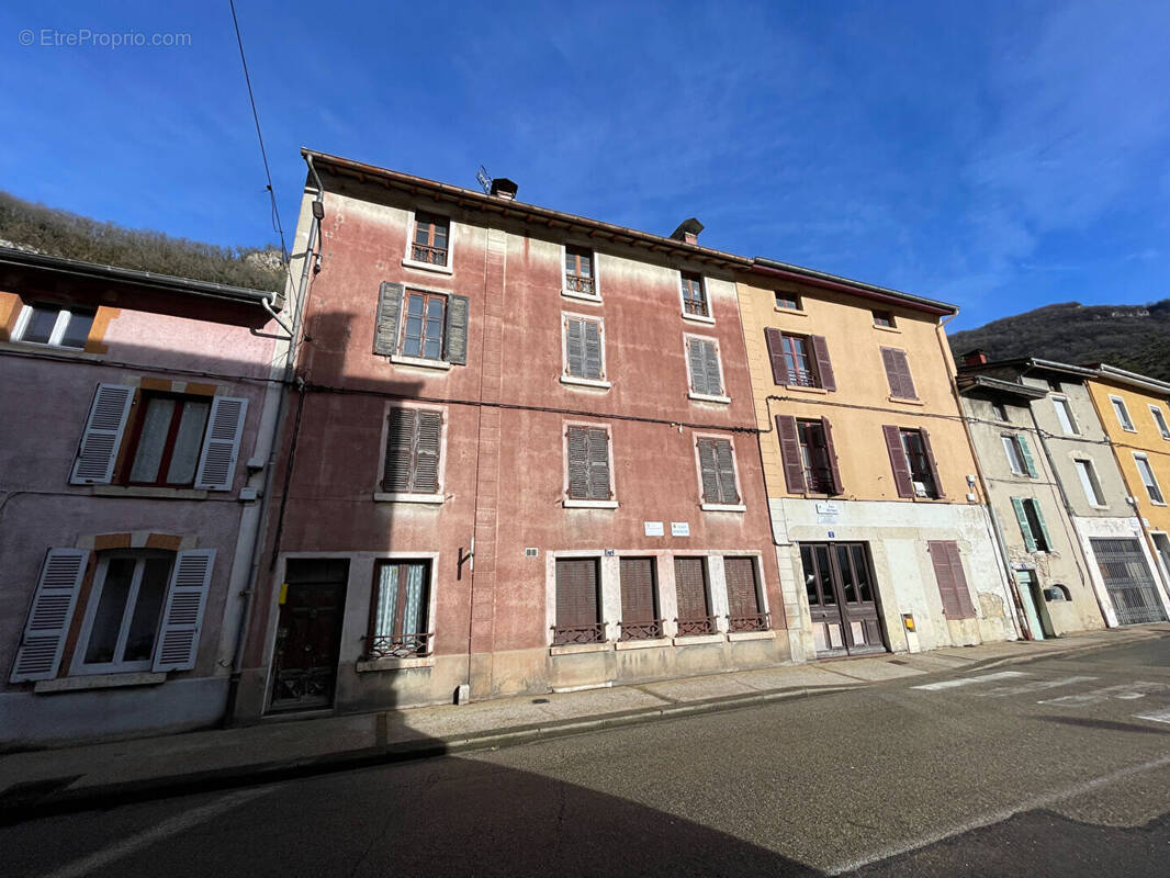 Maison à SAINT-RAMBERT-EN-BUGEY