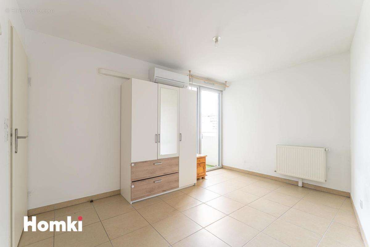 Appartement à MARSEILLE-5E