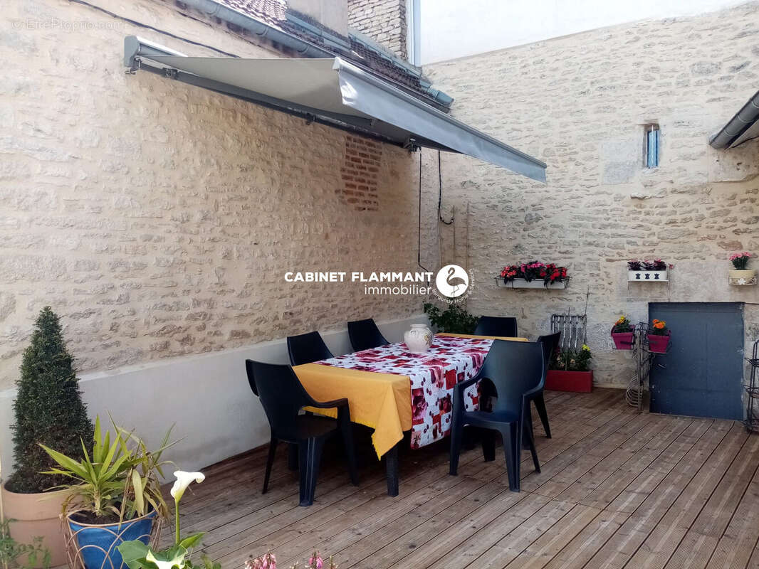 Maison à AISY-SUR-ARMANCON