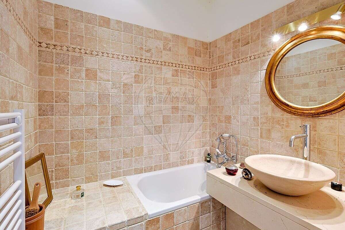 Appartement à MARSEILLE-11E