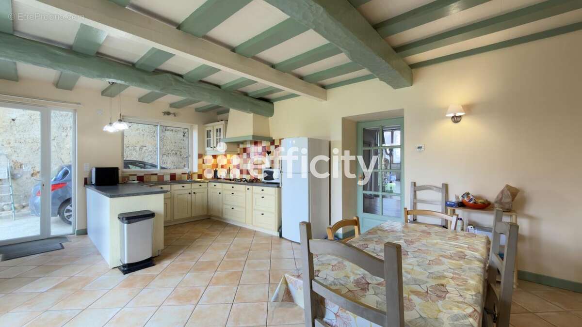 Maison à MORAS-EN-VALLOIRE