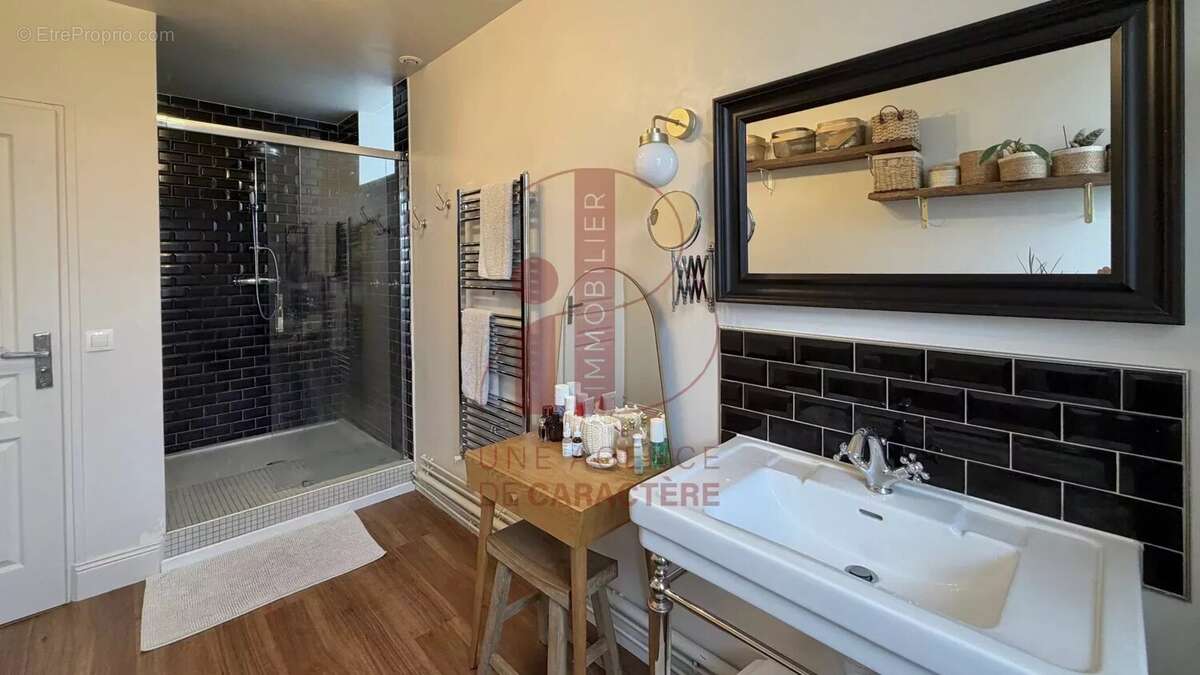 Maison à FONTAINEBLEAU