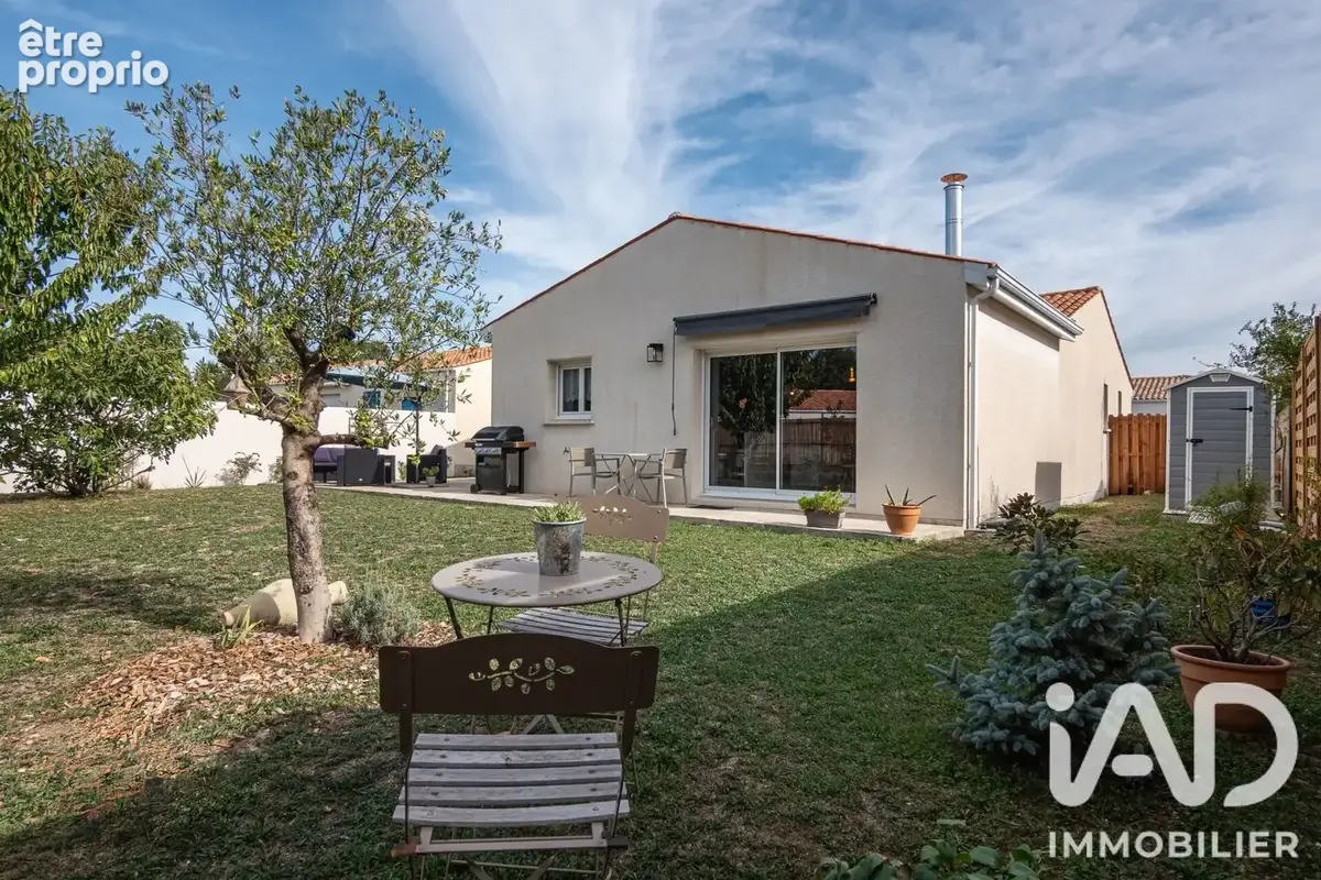 Photo 1 - Maison à SURGERES