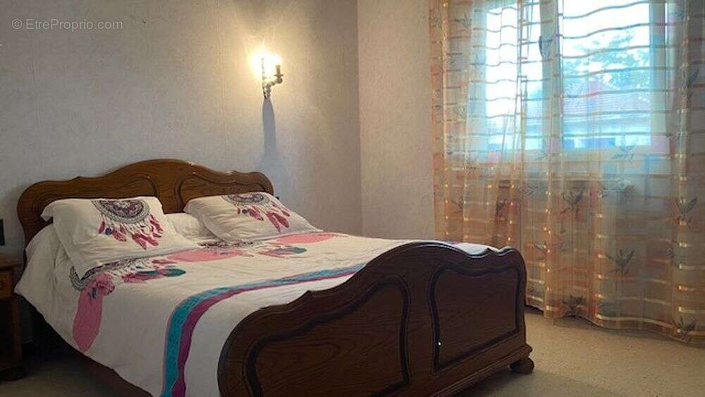 Maison à SAINT-HILAIRE-DE-BRETHMAS