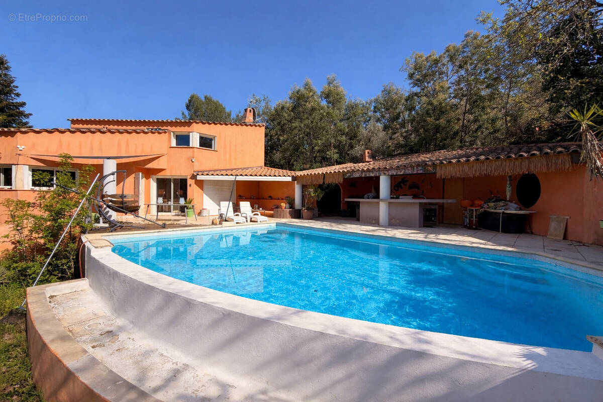 Maison à PIERREFEU-DU-VAR