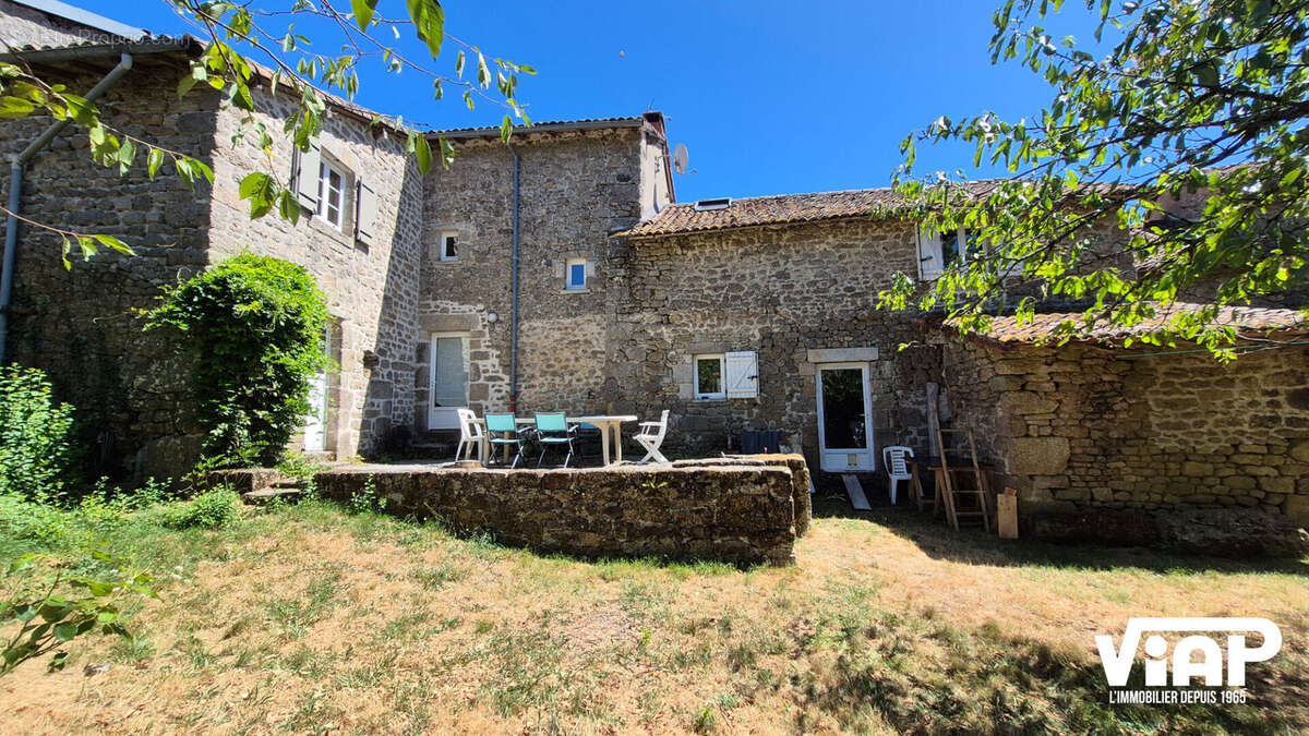Ferme rénovée avec dépendances - photo 13