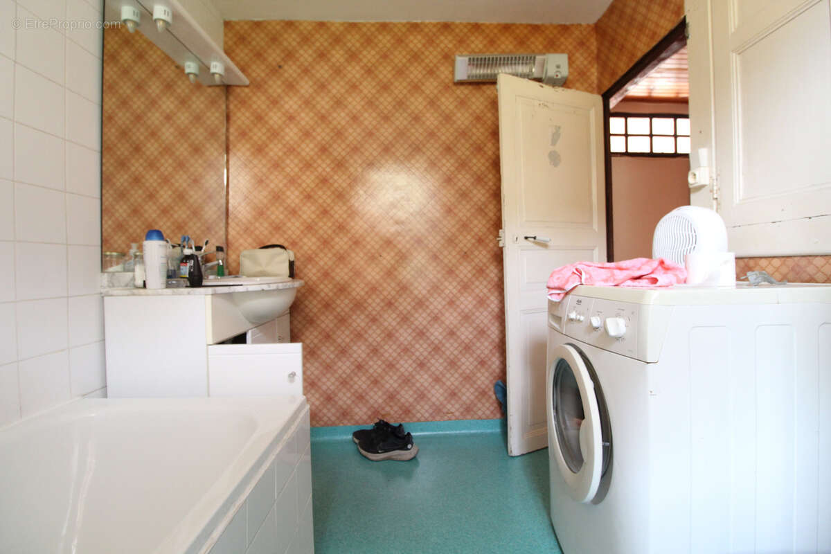 Maison à SAINT-SERNIN-SUR-RANCE