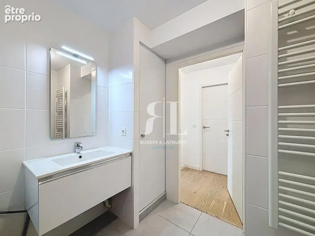 Larmor-plage – élégant appartement au cœur du centre, à deux pas de la mer - photo 12