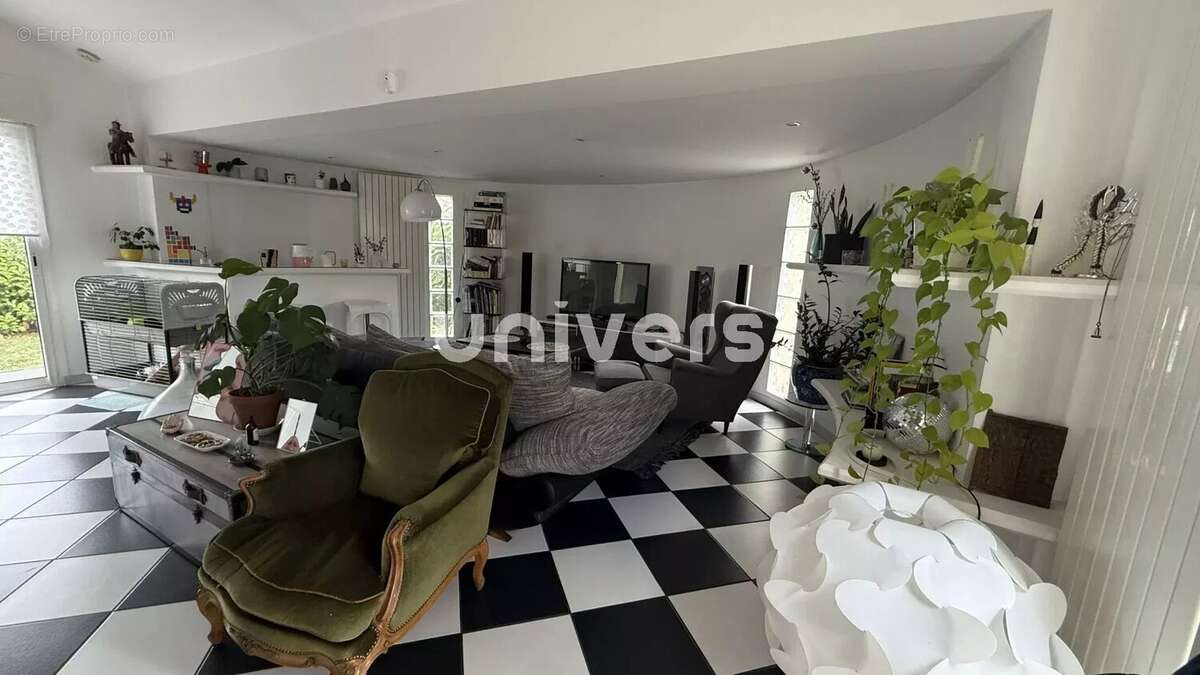 Maison à BOURG-LES-VALENCE