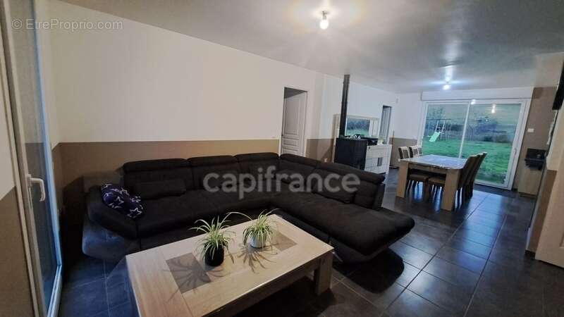 Maison à RESSONS-LE-LONG