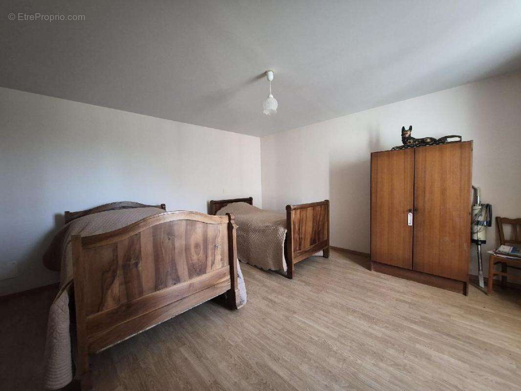 Maison 130 m² à Loire-Sur-Nie  - photo 4