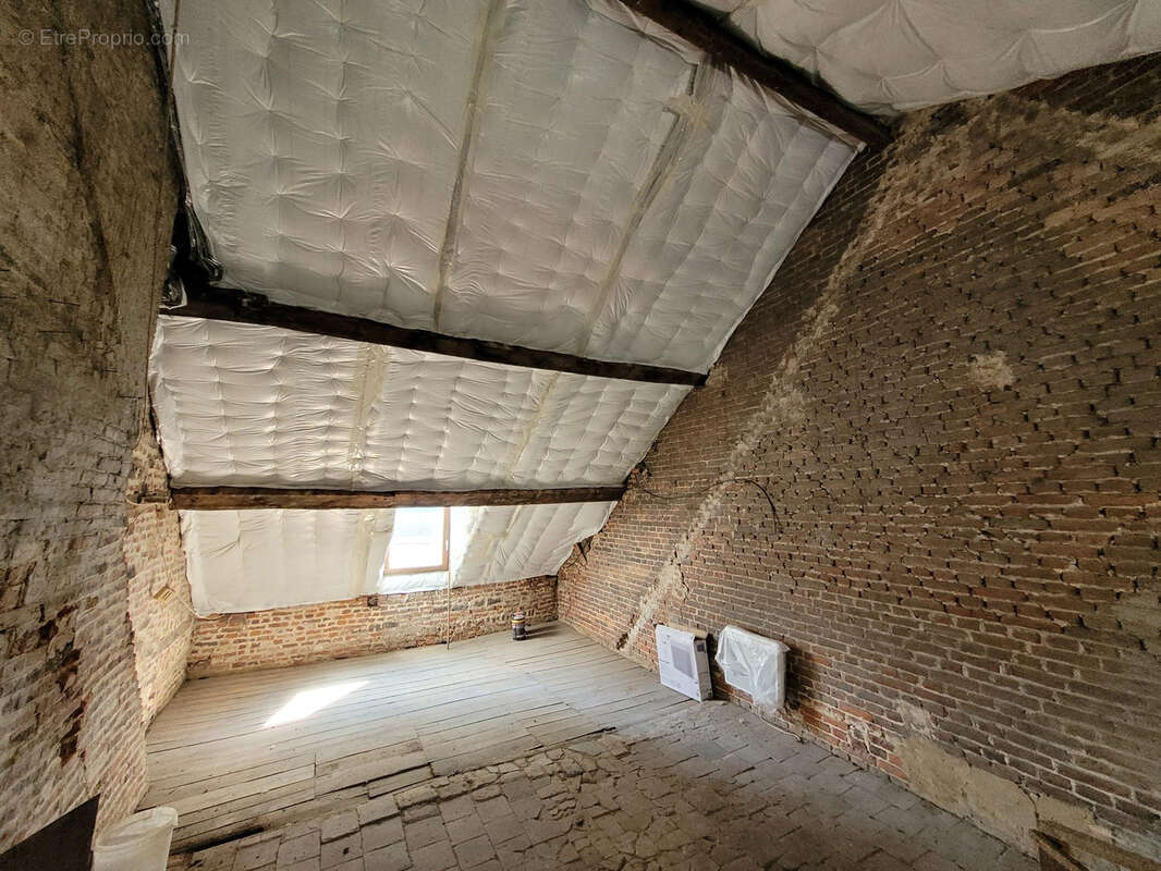 Maison à AVESNES-SUR-HELPE