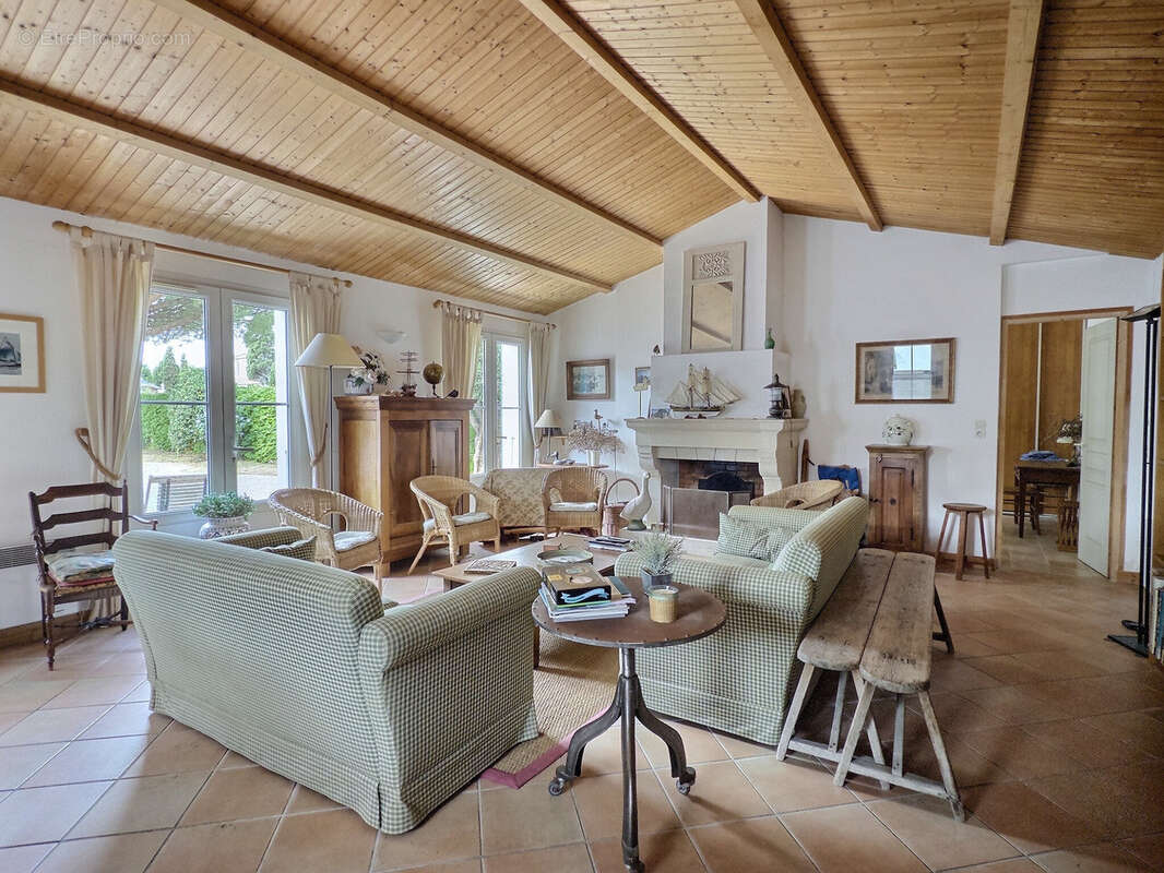 Maison plein cœur du village de Loix - photo 8