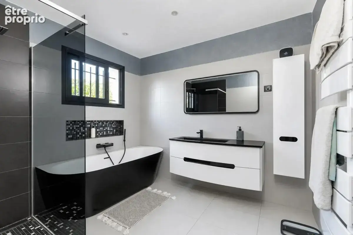 Maison de 7 pièces de 186 m² avec piscine à Saint-Victoret - photo 12