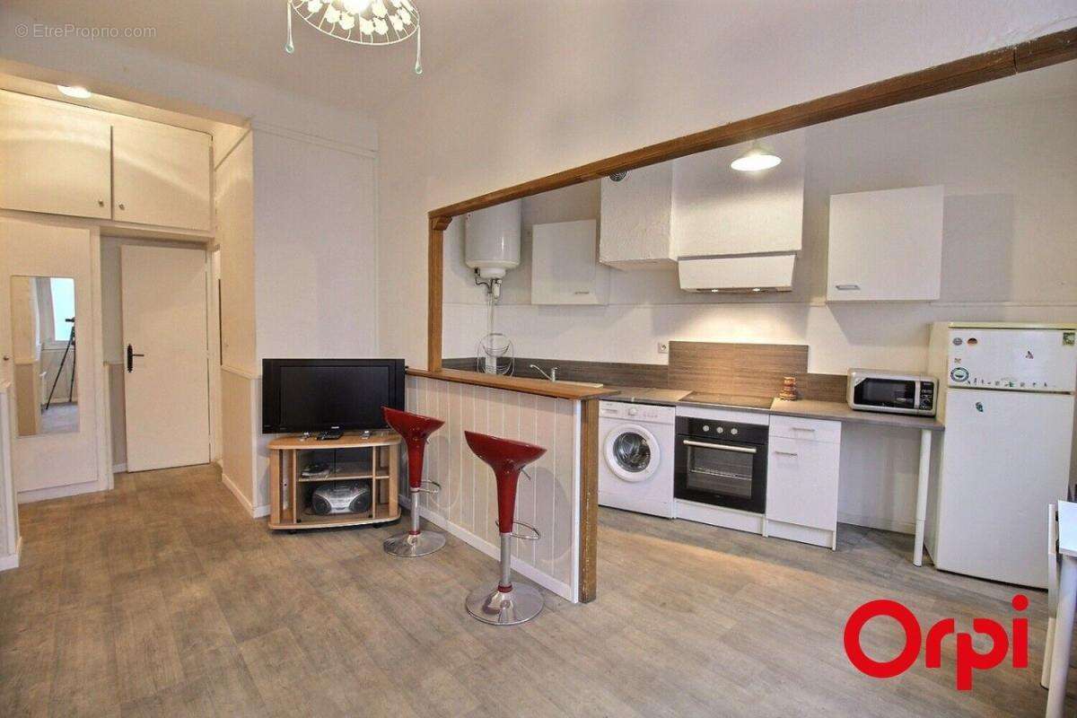 Appartement à MARSEILLE-5E