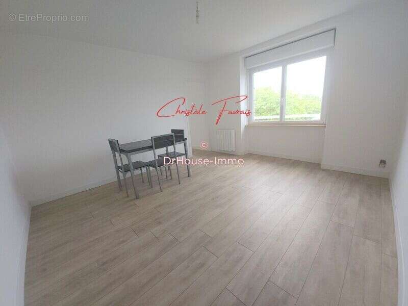 Appartement à LOUVIGNE-DU-DESERT