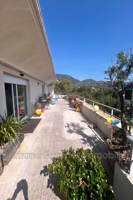 Appartement 91 m² à Cavalaire-Sur-Mer  - photo 2