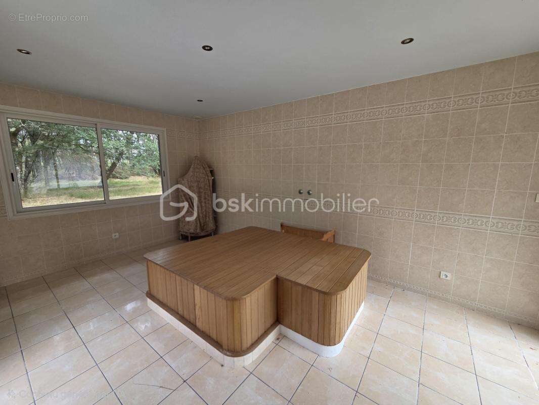 Propriété d'exception de 295 m² sur 39 294 m² – Herm (40990) - photo 11
