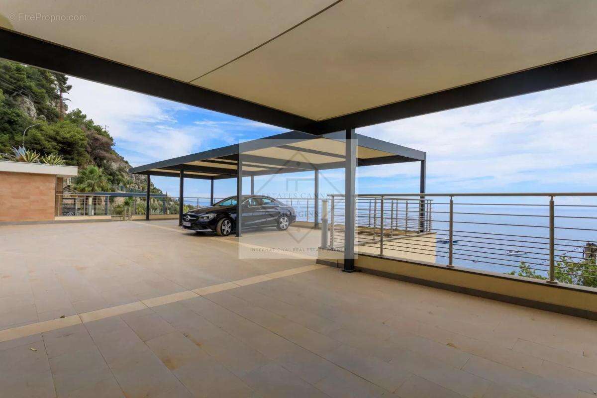 Appartement à ROQUEBRUNE-CAP-MARTIN