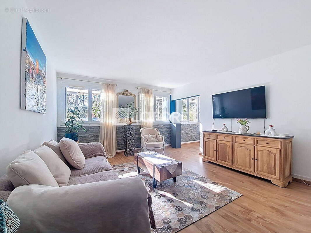 Appartement à VERNEUIL-SUR-SEINE