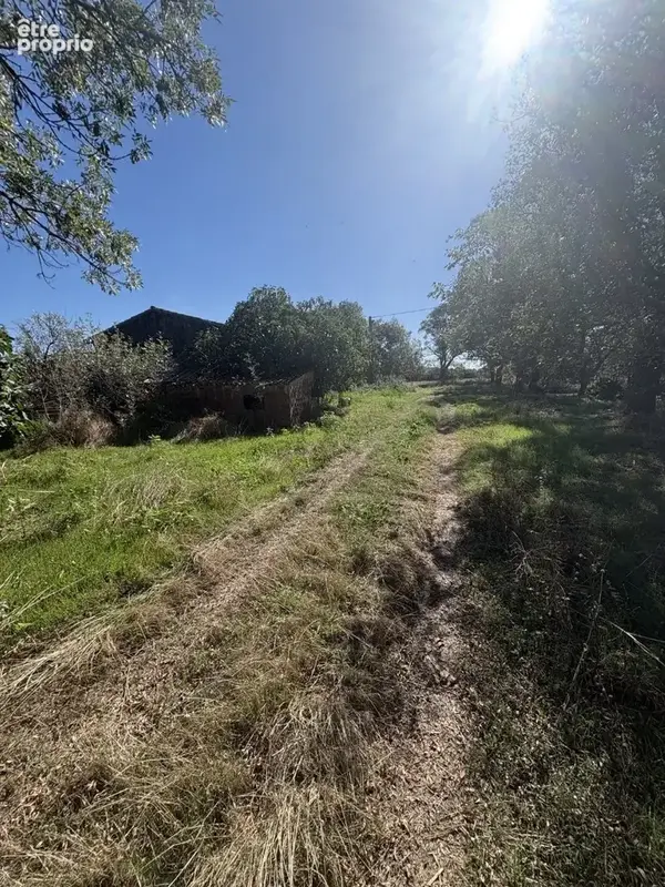 Ensemble bâti à restaurer sur 5 868 m² de terrain - photo 2