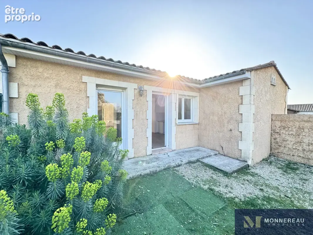 Maison de plain-pied a barbezieux proches services - photo 2