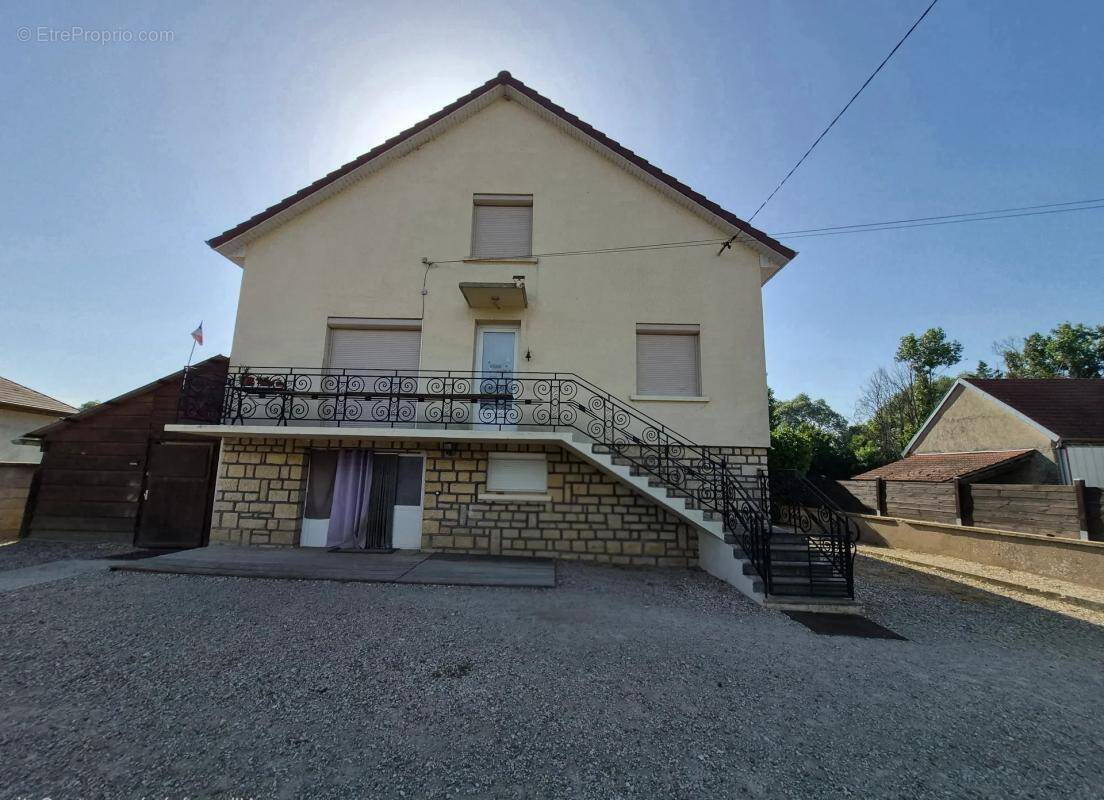 Maison à CHAUSSIN