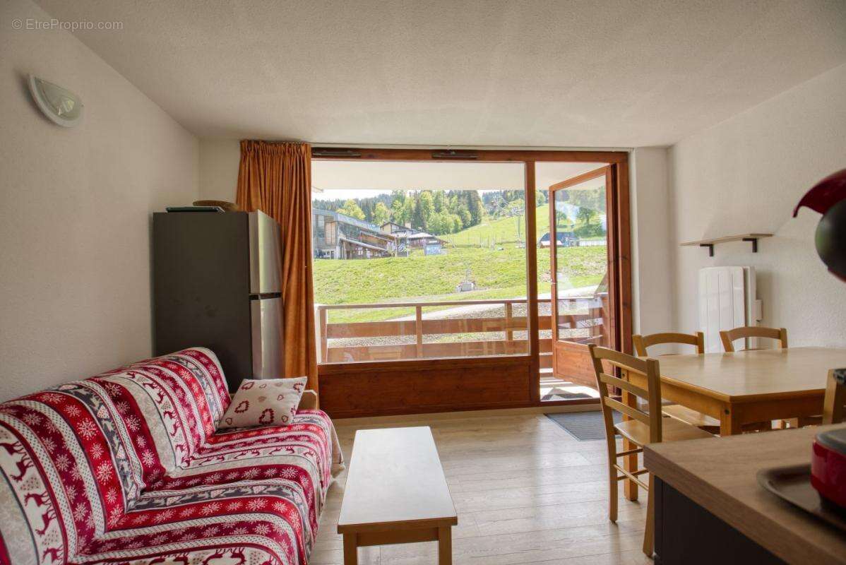 Appartement à MORILLON