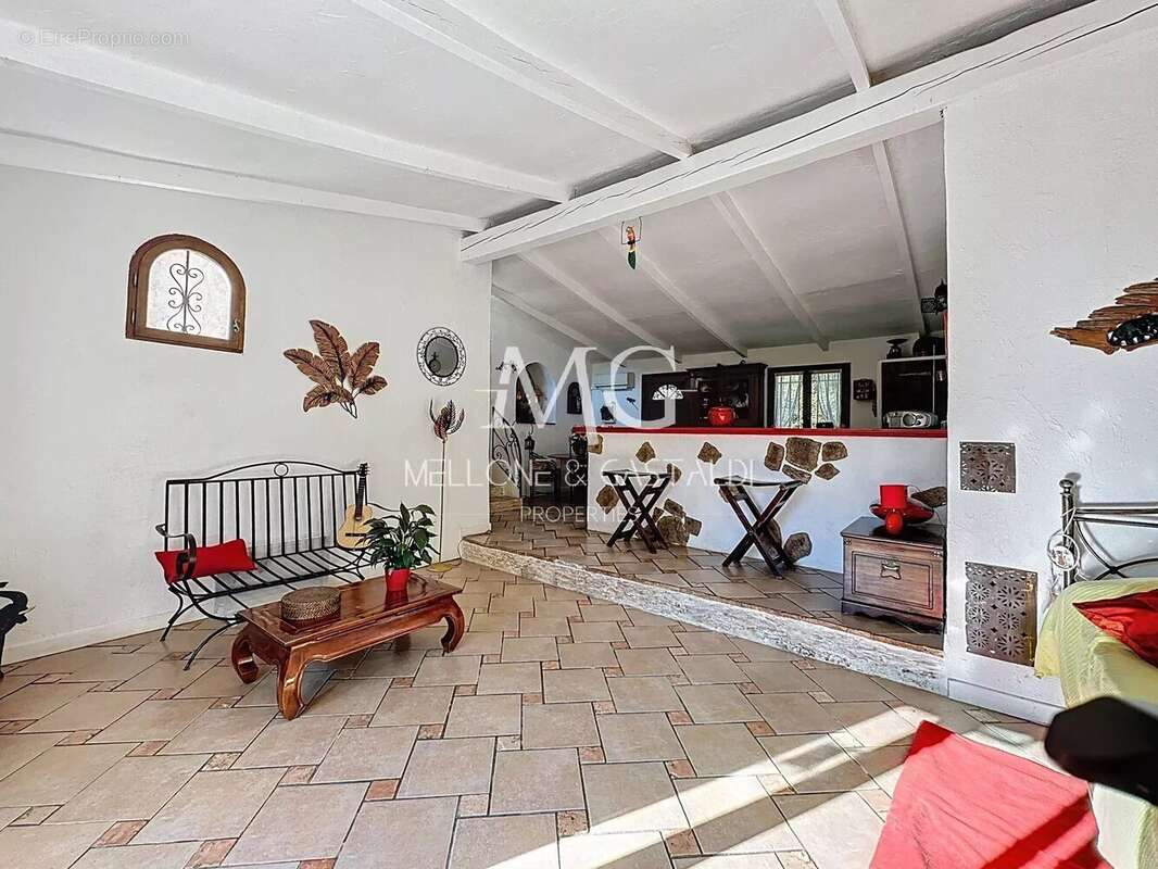 Maison à MOUGINS