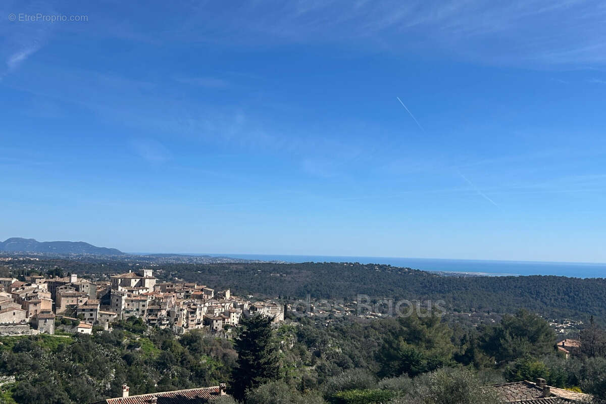 Maison à TOURRETTES-SUR-LOUP