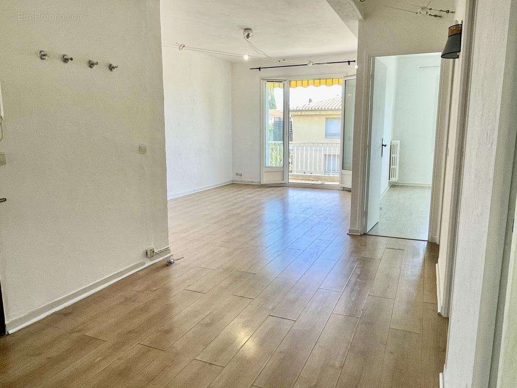 3 Pièces traversant avec balcon aperçu mer – Quartier Lanterne / Avenue des Mandariniers – Nice Ouest - photo 7