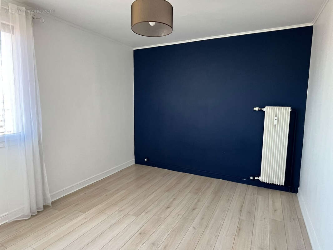 T4 lumineux avec balcon, cave et parking privé   10ème étage - photo 7